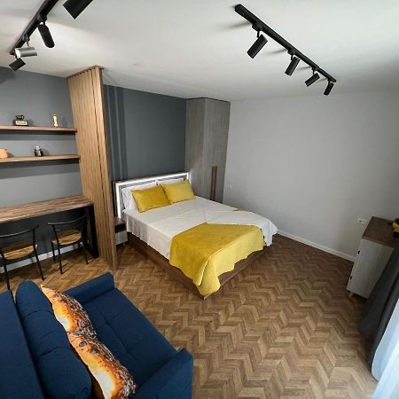 Florent'S Superb Studio, Free Parking & Garden!! Tirana Buitenkant foto